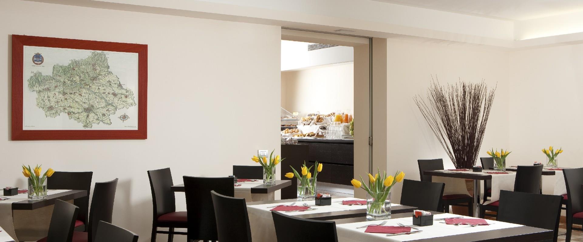 Are you looking for a hotel in Treviso-Silea with a rich breakfast in the morning? Choose Titian Inn Hotel Treviso, our comfortable 4-star hotel.