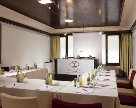 Organize your meeting in Treviso Silea with Titian Inn Hotel: discover the details of our meeting rooms!